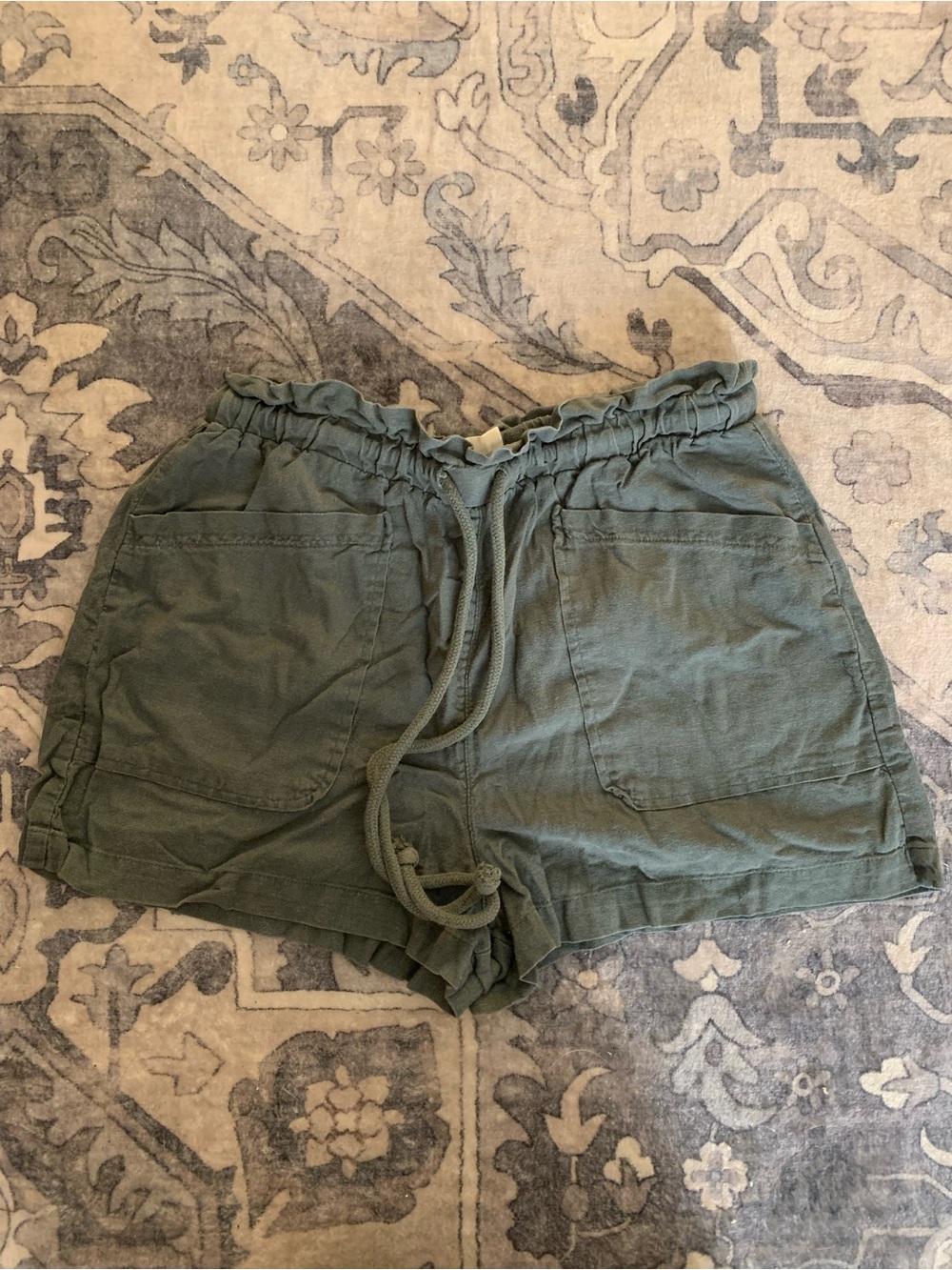 Universal Thread Olive Drawstring Cargo Shorts